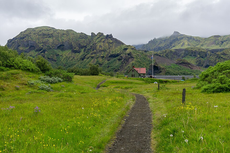 Laugavegur hiking trail, Iceland 15